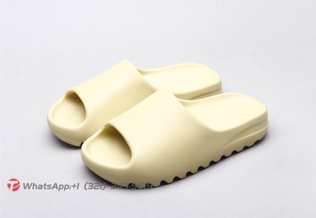 Yeezy SLIDE "Sand" (Run smaller, please choose a bigger size) 6344